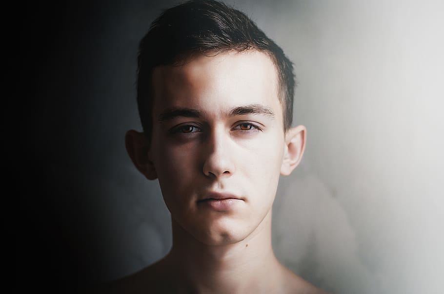 portrait of man, guy, shadow, black, white, closeup, contrast HD wallpaper