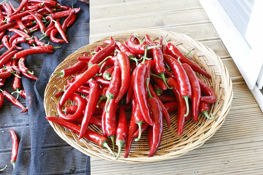 pepper, vegetable, basket, food, red, spice, freshness, heat - Temperature HD wallpaper