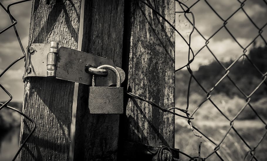 castle, fence, safety, protection, security, lock, metal, padlock HD wallpaper