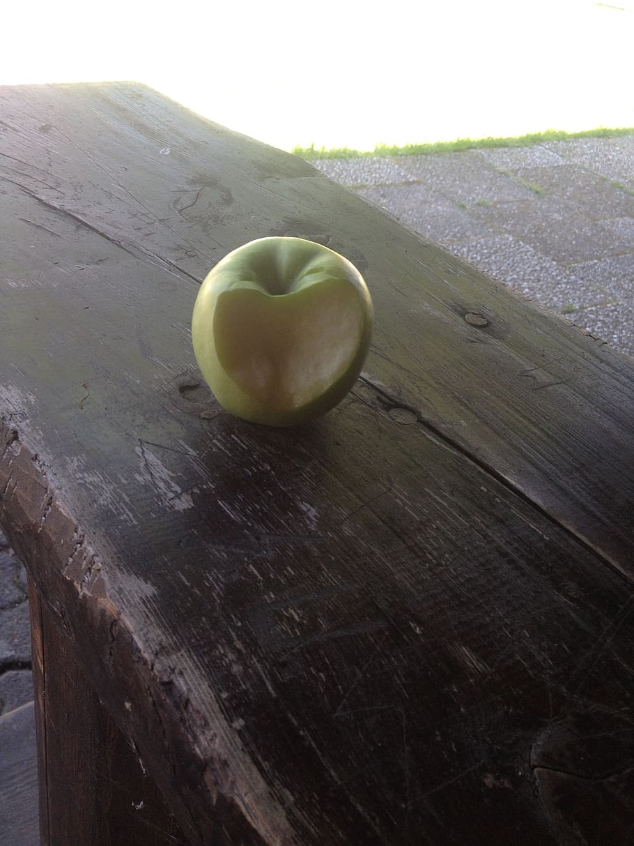 apple, heart, moment, mindfulness, here and now, enjoy, wood - material