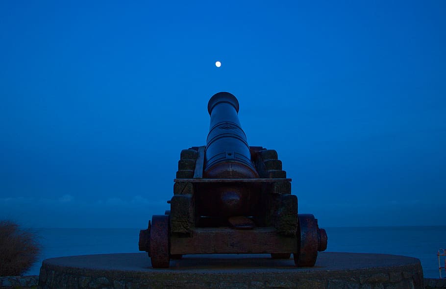vintage brown canon, gray, canyon, cannon, moon, night, sky HD wallpaper