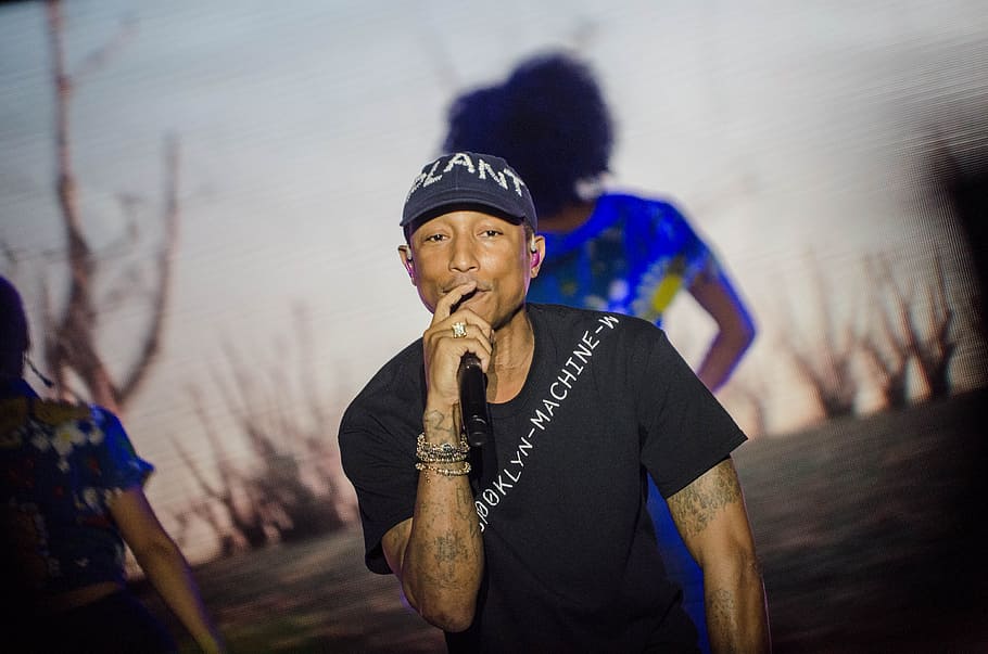 Pharrell Williams, adult, blur, boy, close-up, concert, guy, happy, HD wallpaper