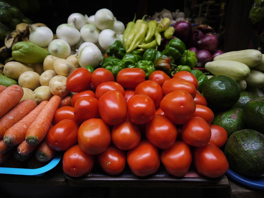 Vegetables, Tomatoes, Carrots, red, frisch, food, market, raw food HD wallpaper