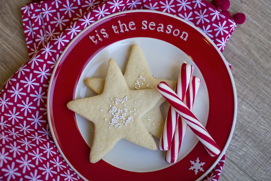 cooked food on white plate, christmas, cookie, peppermint, holiday HD wallpaper