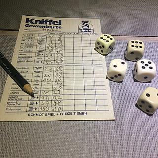 yahtzee, cube, pencil, craps, play, points, lucky dice, lucky number HD wallpaper