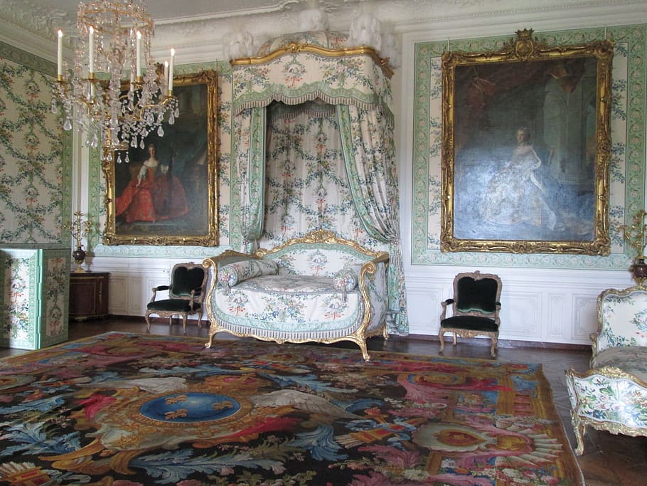 versailles-interior-room-vintage.jpg