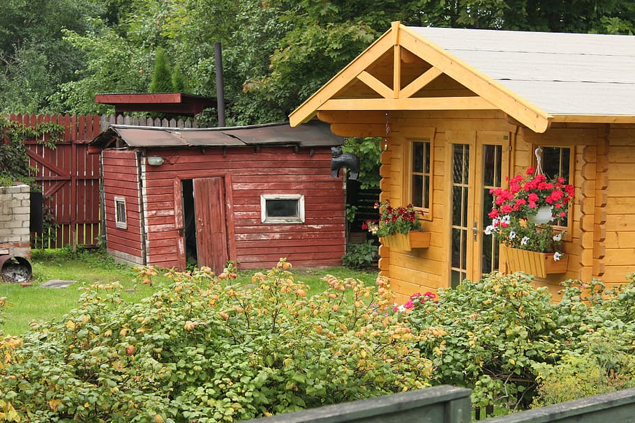 tartu, estonia, yard, wooden houses, home, warehouse, green, HD wallpaper
