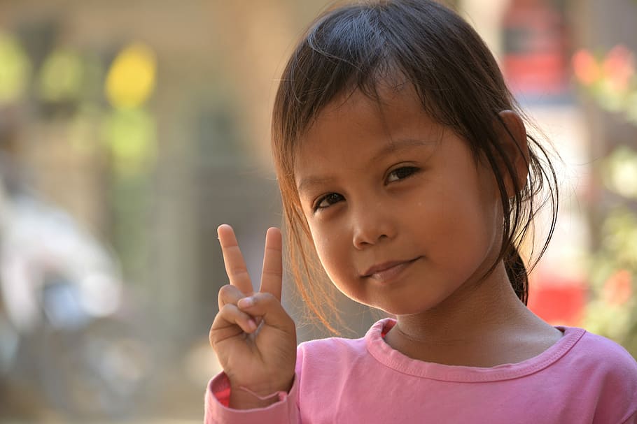 girl doing peace sign hand gesture, child, people, cute, happiness