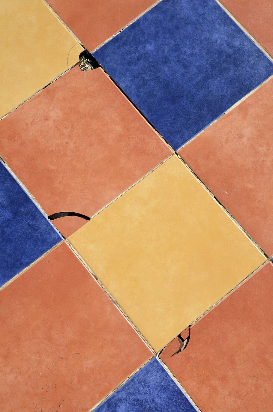 tile floor, interior, design, broken, ceramic, surface, high angle view HD wallpaper
