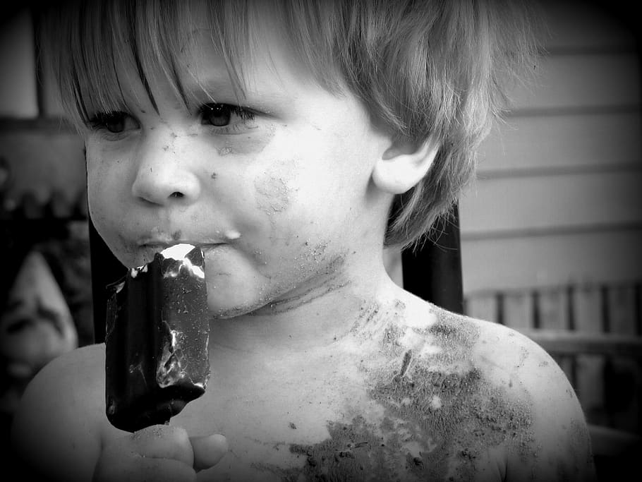 boy, eating ice cream, dirty, face, black and white, food, child, HD wallpaper