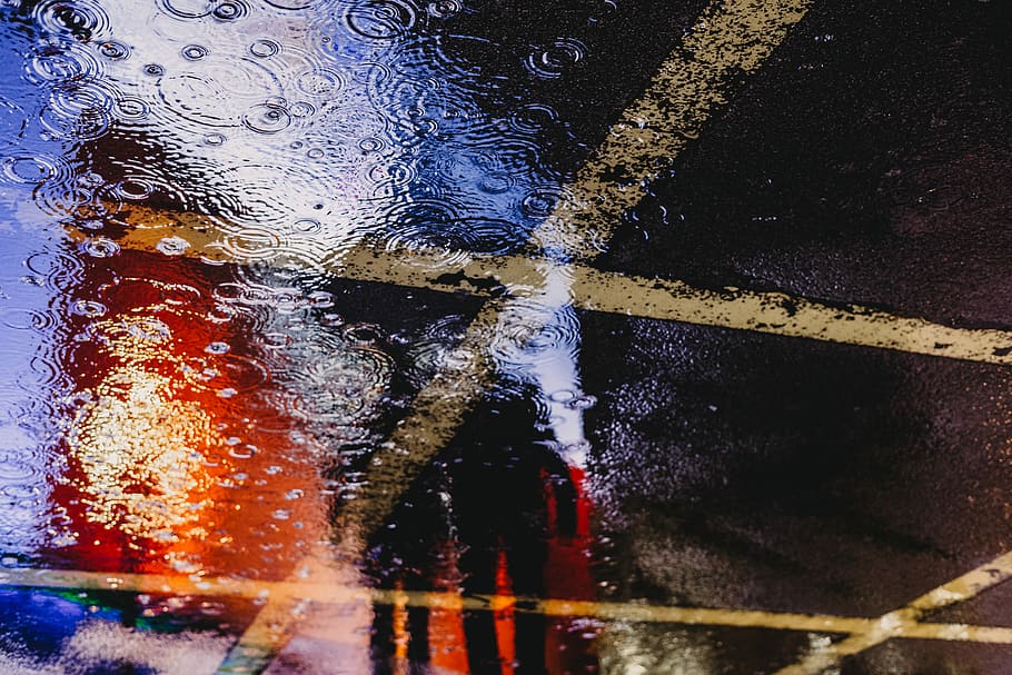 water on black and yellow road, road with water and water drops HD wallpaper