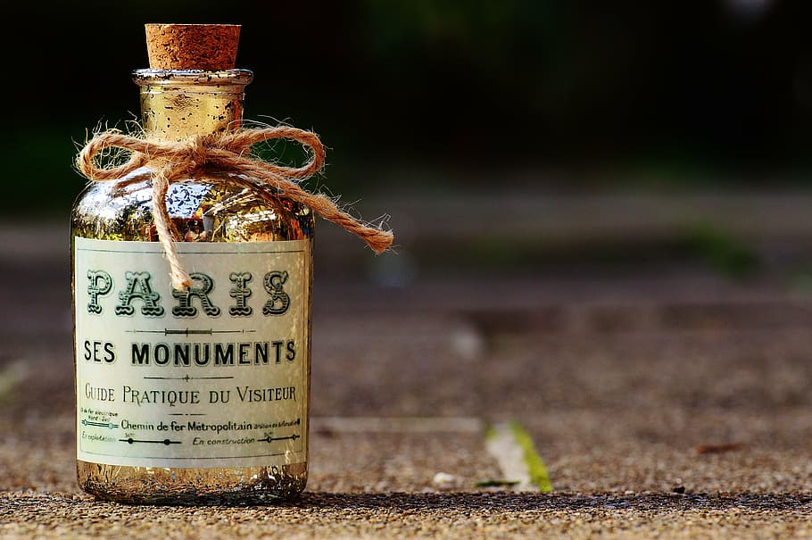Paris Ses Monuments text printed glass bottle with cork stopper, HD wallpaper