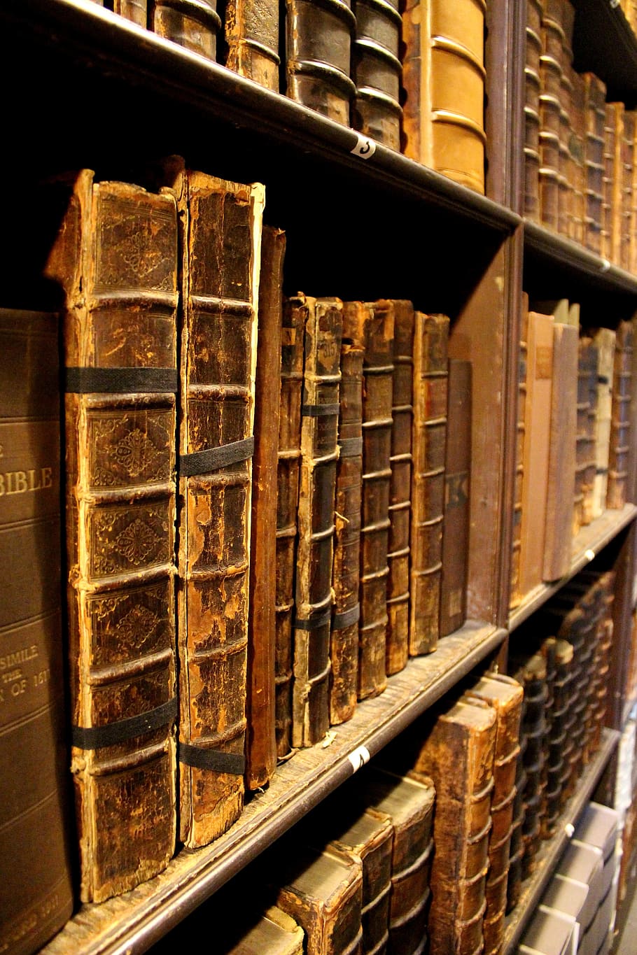 brown hardbound book lot, Books, Bookshelf, Library, reading HD wallpaper