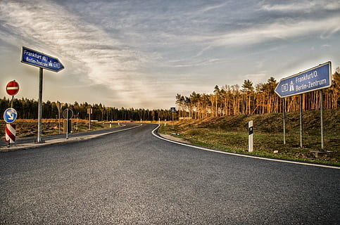 road in between two signage, highway, signs, traffic, shield HD wallpaper