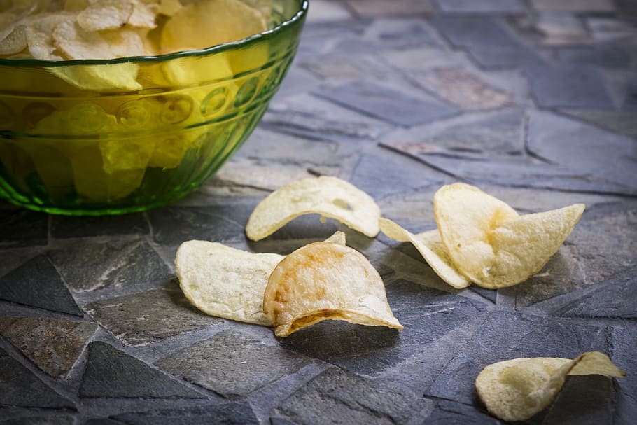 chips, potato chips, crispy, snack, food, eat, nibble, hearty HD wallpaper