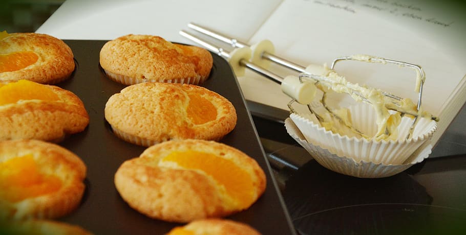 baked cookies on tray, muffins, cake, small cakes, cupcakes HD wallpaper