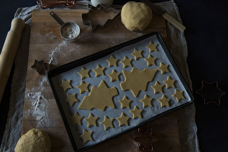 cookie doug, star and tree cutout wall decor on brown surface HD wallpaper