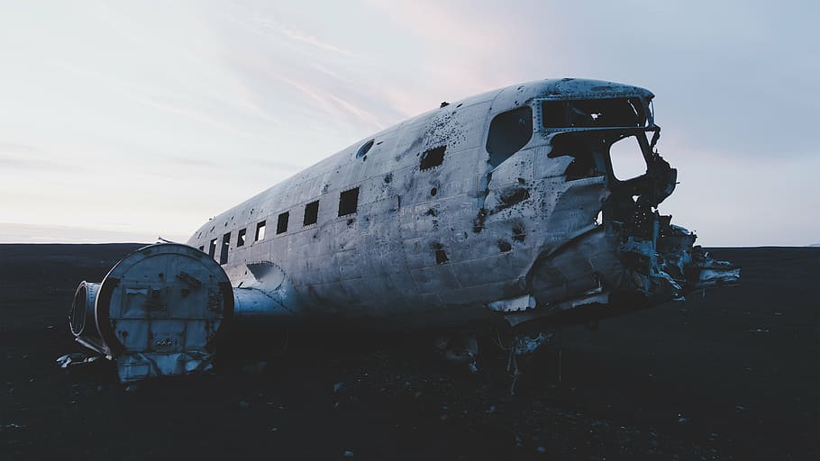 wrecked plane on the field, airplane, old, damage, broken, trash HD wallpaper