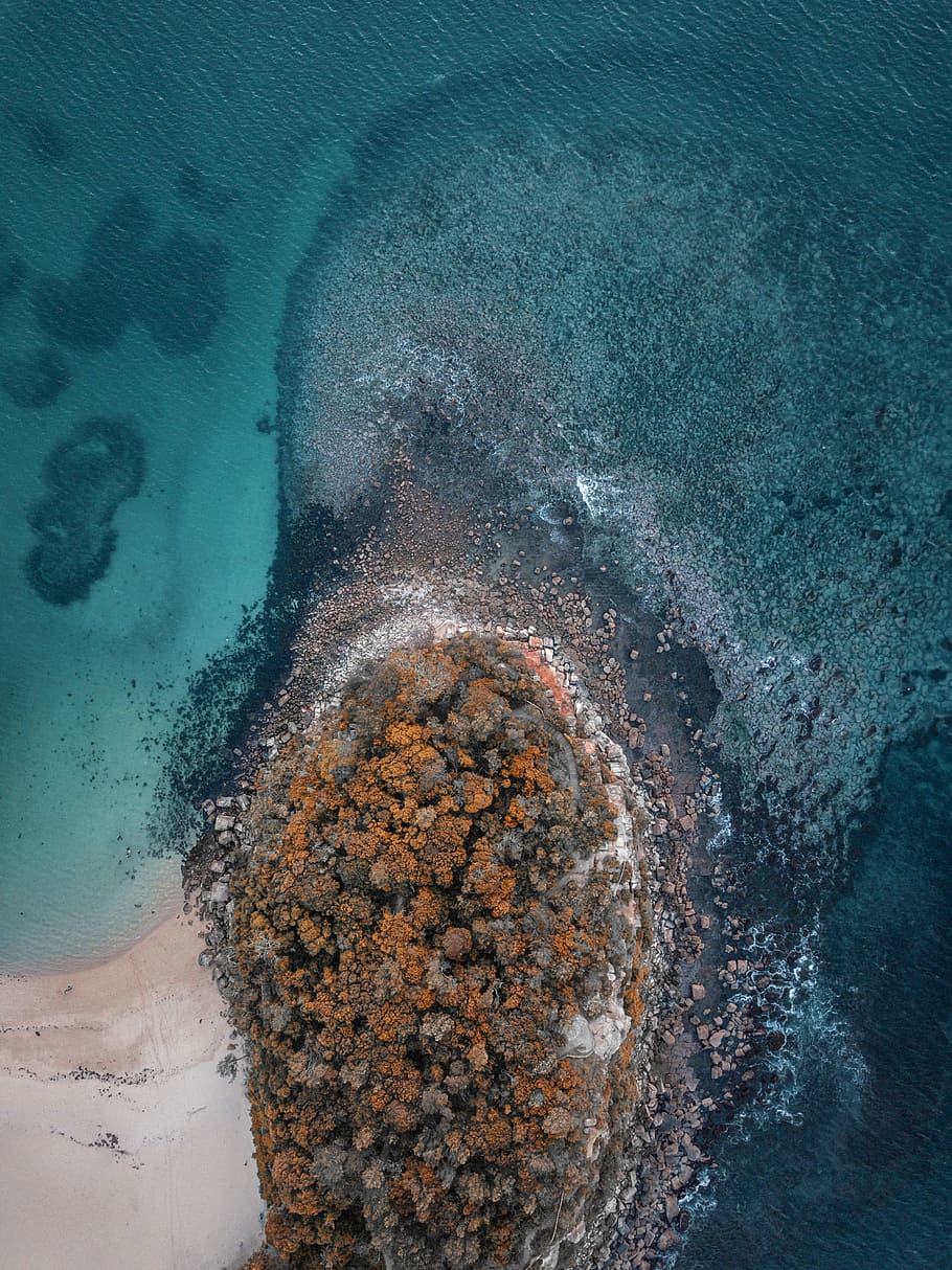 bird's-eye view photo rocks near seashore, aerial view of of island HD wallpaper