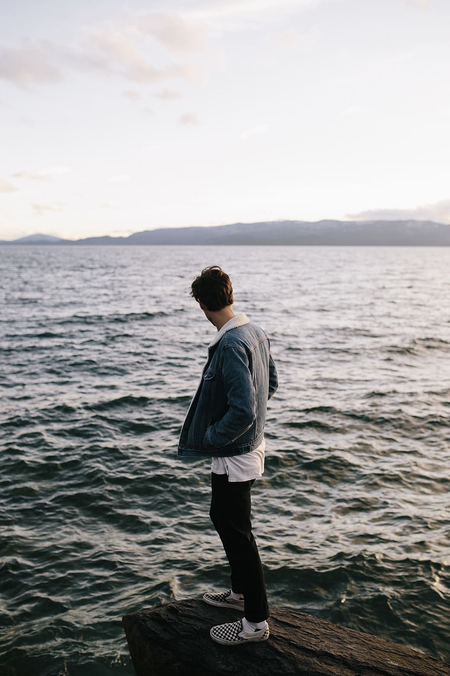 man standing on rock near sea, ocean, water, waves, nature HD wallpaper
