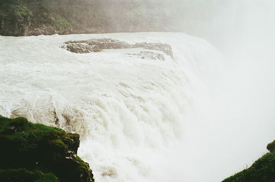 waterfalls during daytime, black, gray, green, rocks, white, nature HD wallpaper