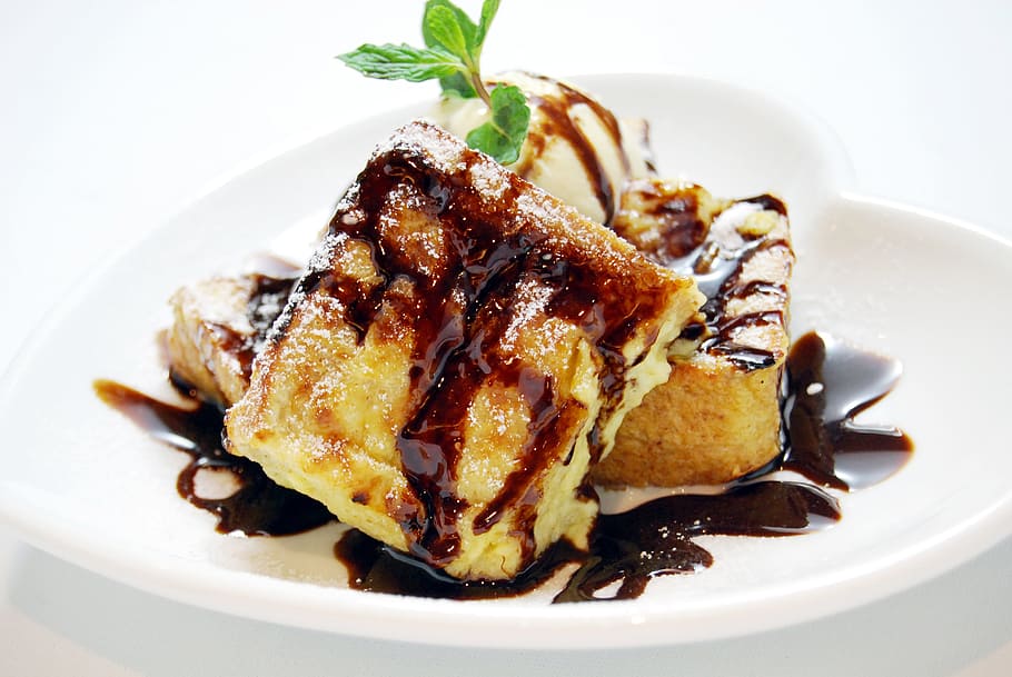 dessert topped with chocolate syrup, cake, source, food, sweet HD wallpaper