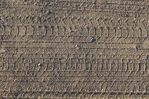 gravel, road, tire, track, dirt, rural, print, tread, tyre HD wallpaper