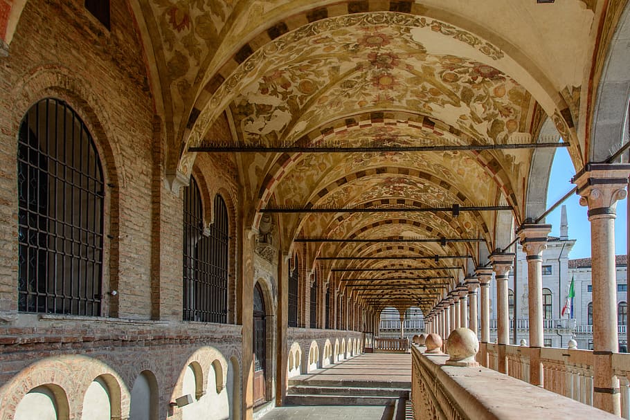 empty hallway inside dome building, Arcades, Palace, Monument HD wallpaper