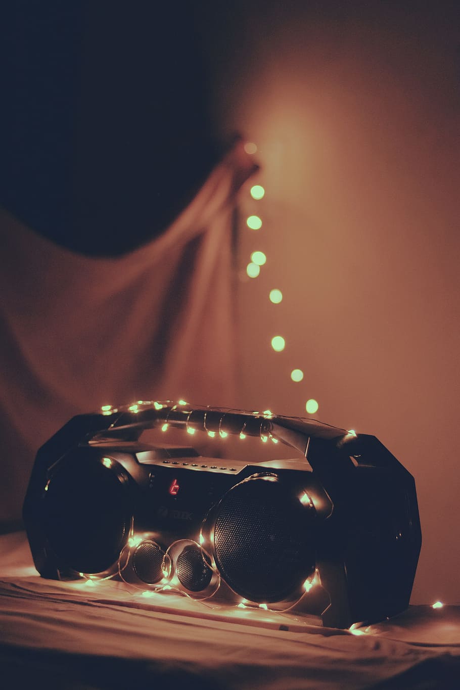 desktop, dark, light, retro, vintage, indoors, illuminated HD wallpaper