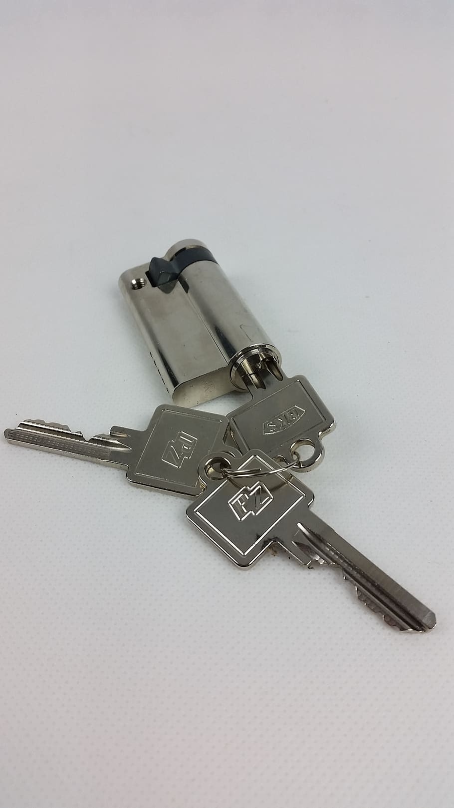 active key service stuttgart, profile cylinders, castle, studio shot HD wallpaper