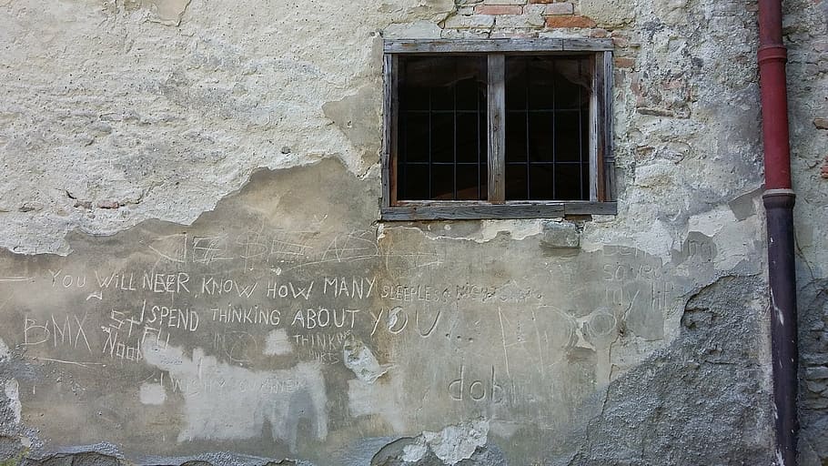 wall, window, the inscriptions, old, ošarpané, wall - Building Feature HD wallpaper