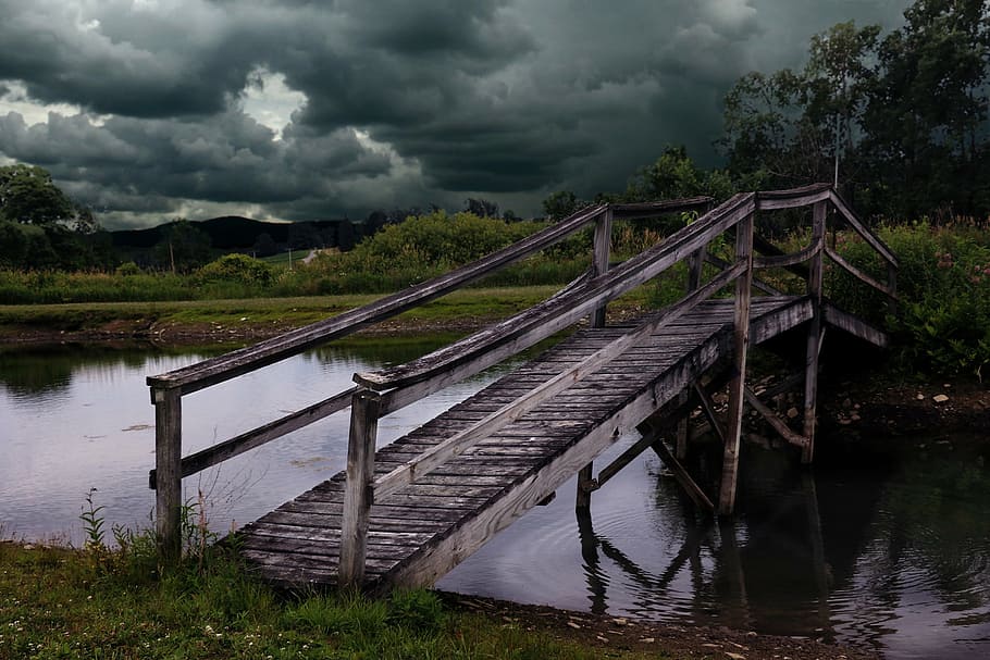 gray wooden bridge under gray clouds during daytime, storm HD wallpaper