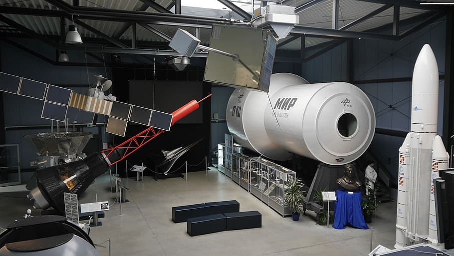 space travel, rocket, me, space museum, me-training module HD wallpaper