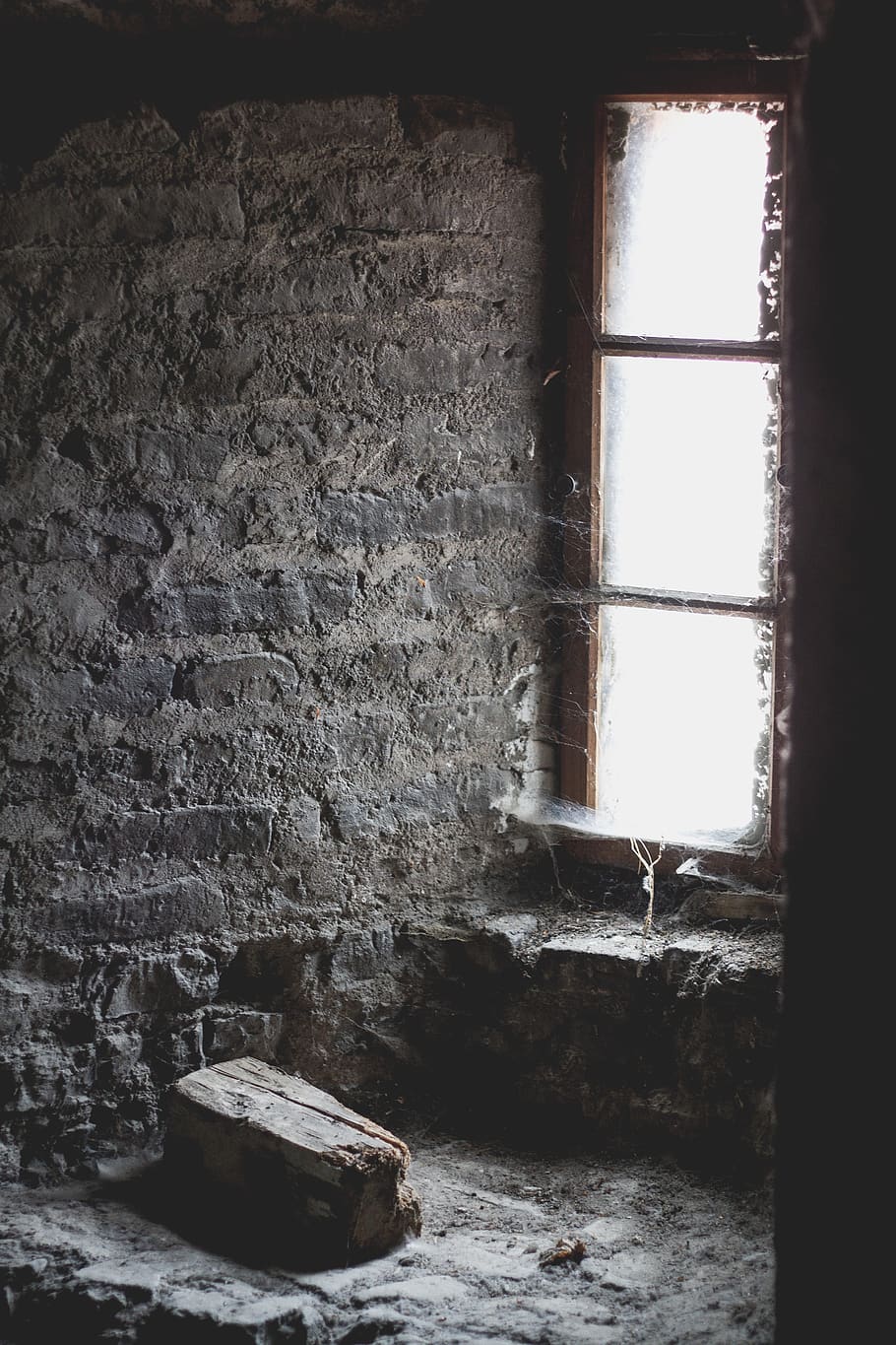 window, niche, cobwebs, old, masonry, rustic, romantic, dirty HD wallpaper