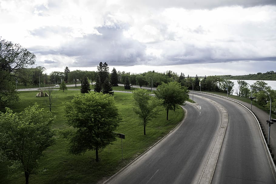 Overlook of the roads from the bridge in Saskatoon, canada, clouds HD wallpaper
