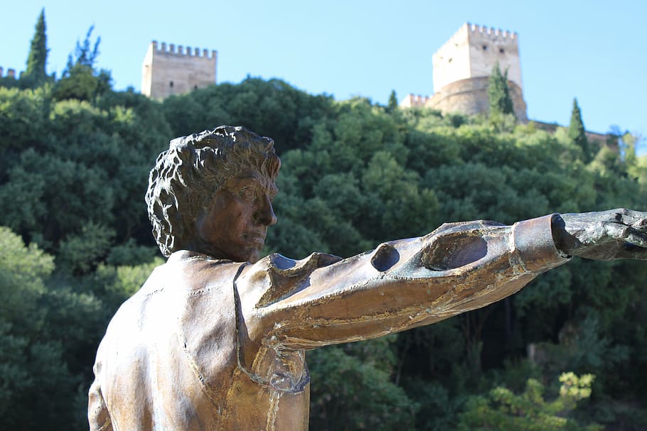 statue, tourism, direction, day, focus on foreground, tree HD wallpaper