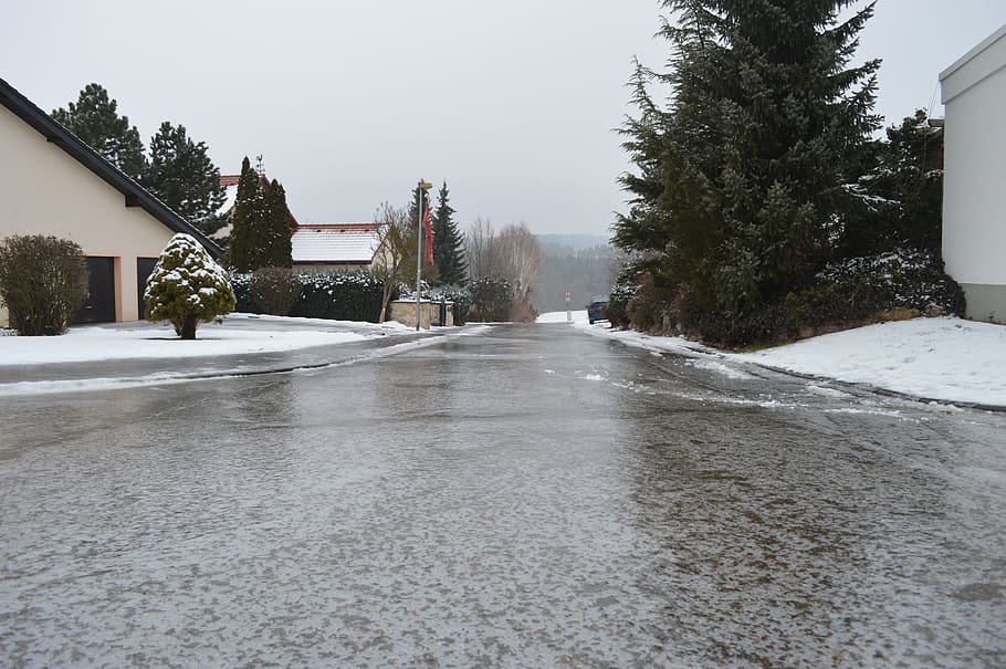 wet street under humid weather, Smooth, Black Ice, Winter, Wintry HD wallpaper