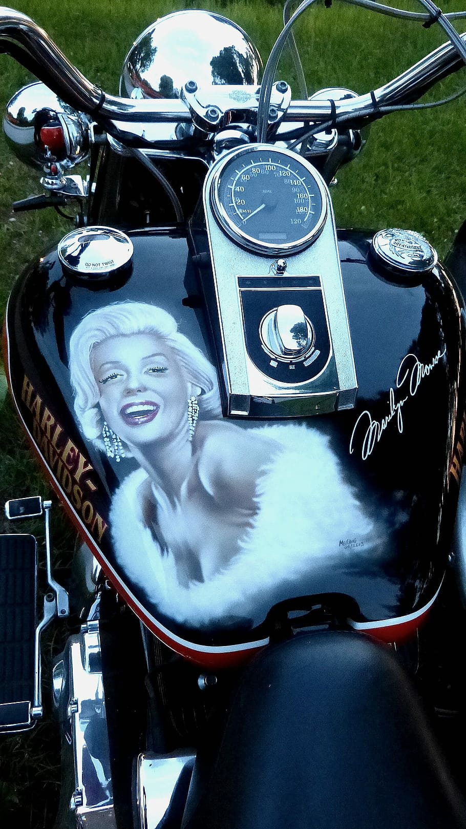 Harley Davidson, Marilyn Monroe, motorcycle, retro styled, old-fashioned HD wallpaper