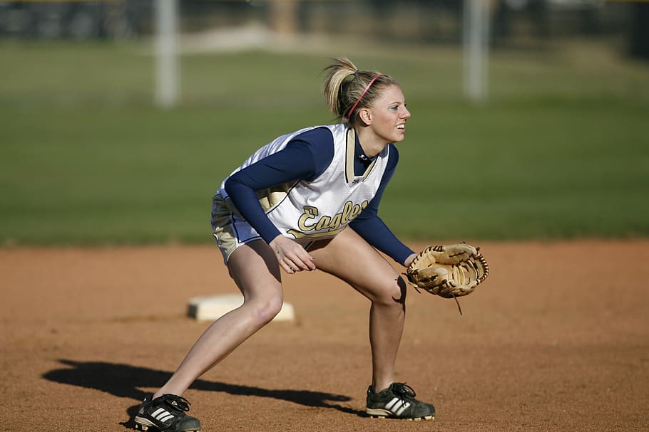 selective focus photography of woman wearing baseball jersey and baseball mitt, HD wallpaper