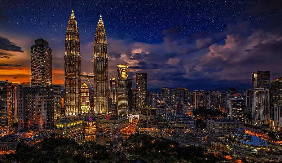 Petronas Twin Tower in Malaysia, kuala lumpur, twins, petronas twin towers, HD wallpaper