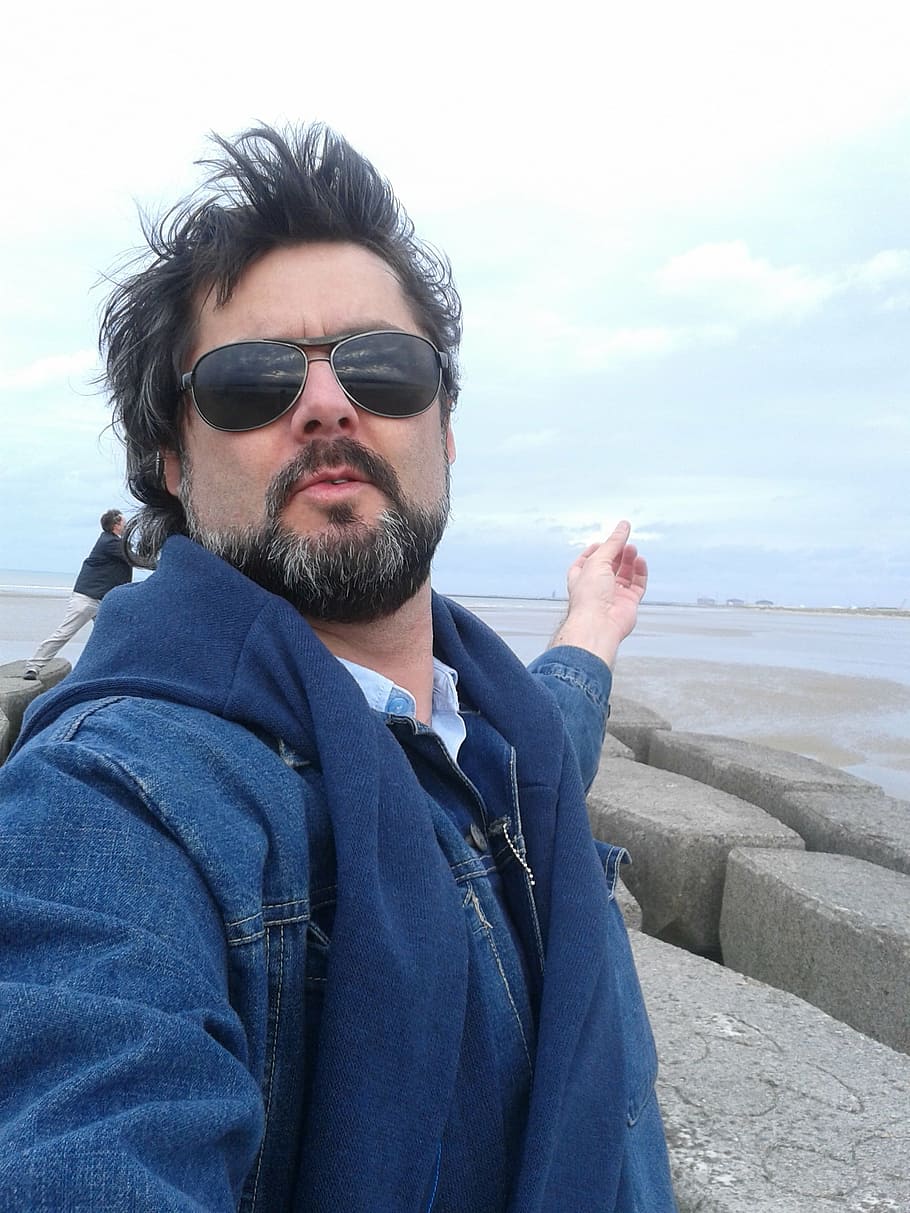 man, sunglasses, beard, real people, one person, lifestyles HD wallpaper