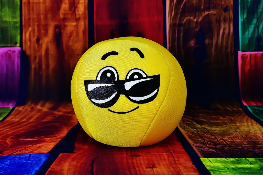emoji plush pillow, smiley, cool, glasses, cute, face, fun, ball, HD wallpaper