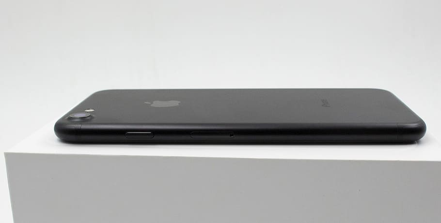 black iPhone 7 on box, Apple, iphone7, honeycomb, data, ios HD wallpaper