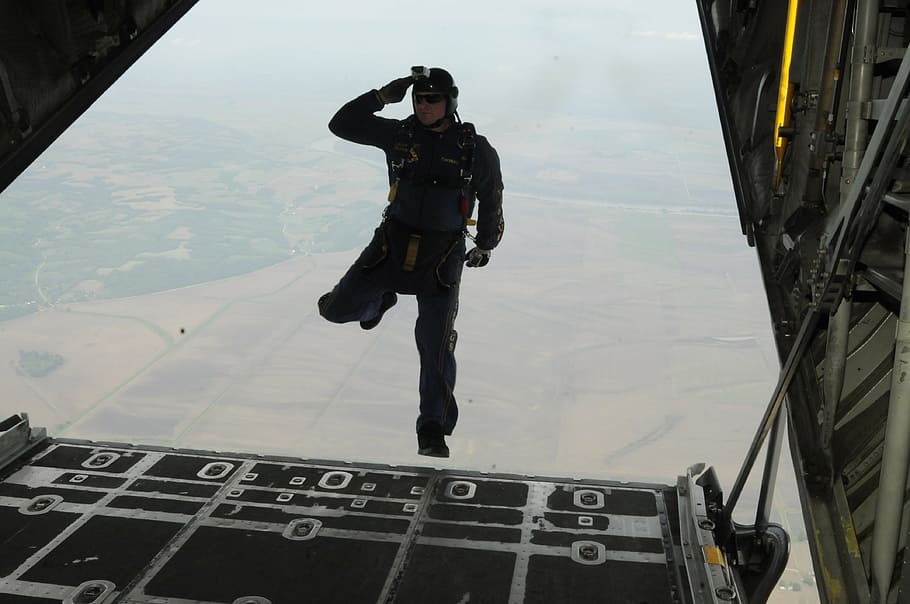 man jumping off from aircraft, skydiving, falling, parachuting HD wallpaper