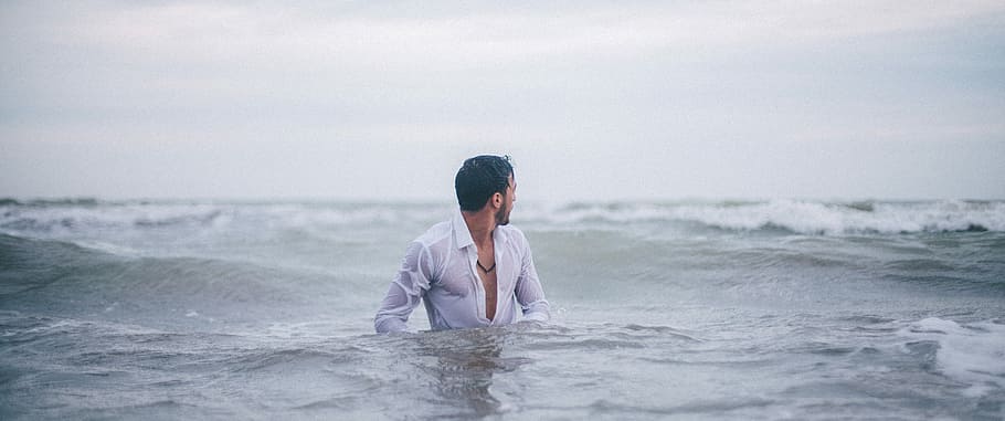 man in water, man in sea with waves on back, ocean, shirt, wet shirt, HD wallpaper