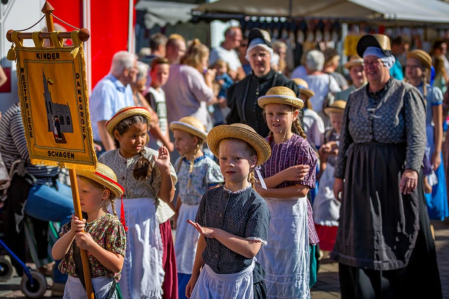 west-frisian-market-schagen-parade-folklore.jpg