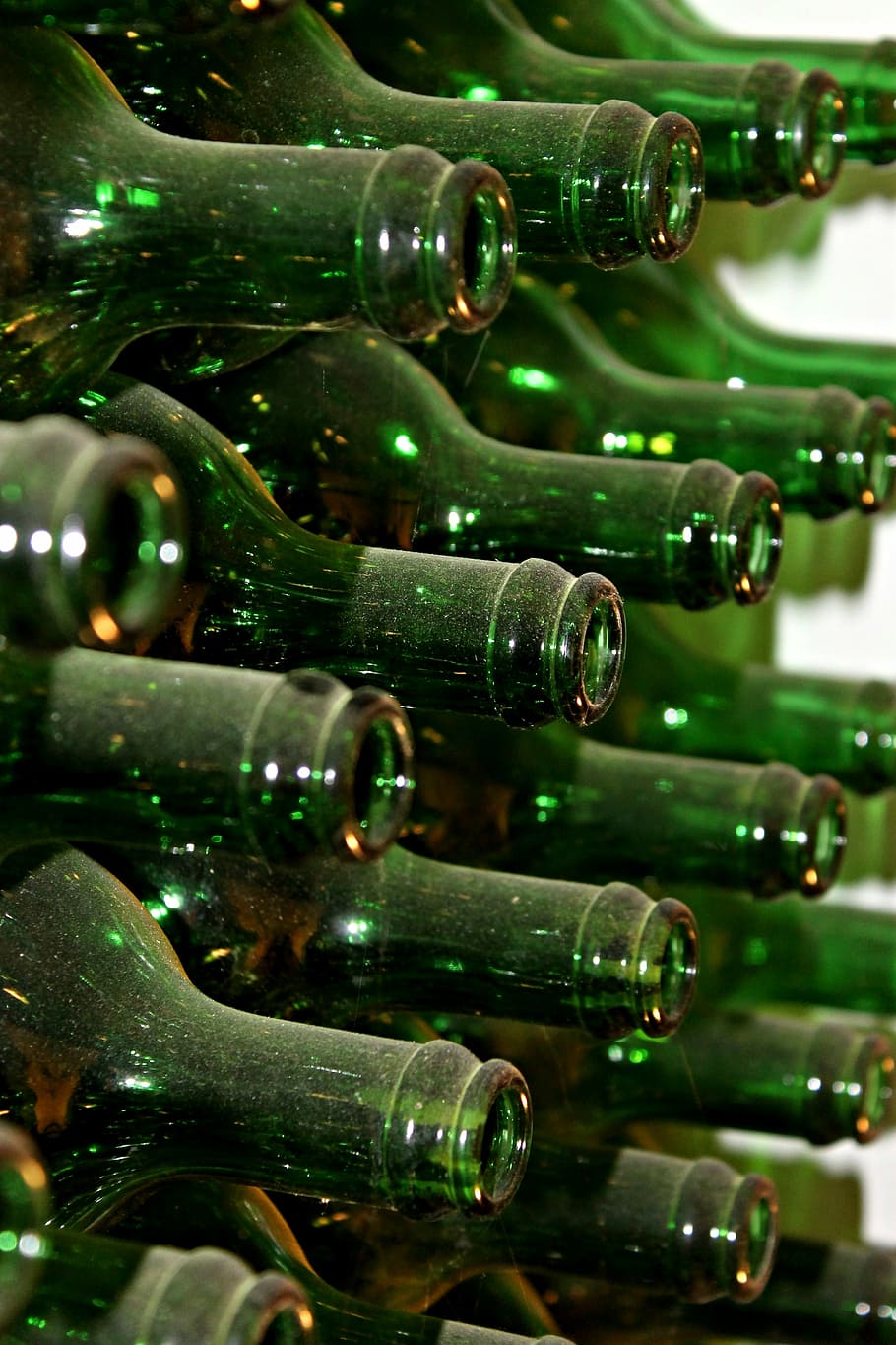 bottle, cellar, dusty, powder, dirt, glass, glasses, colored glass HD wallpaper