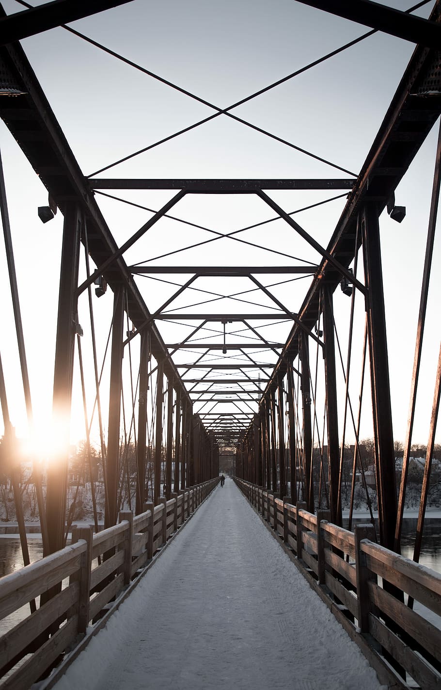 gray and brown dock bridge during day time, gray concrete suspension bridge under white sky HD wallpaper