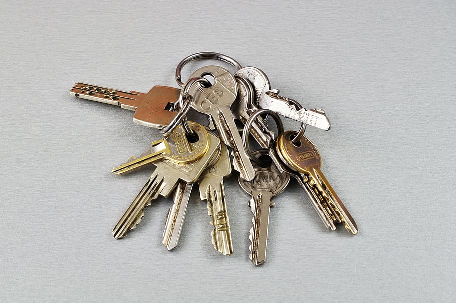 several keys on keychain, door key, house keys, close up, locking system