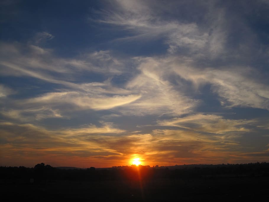 sunset, three quarter orb, white centre, glowing, bright, orange HD wallpaper